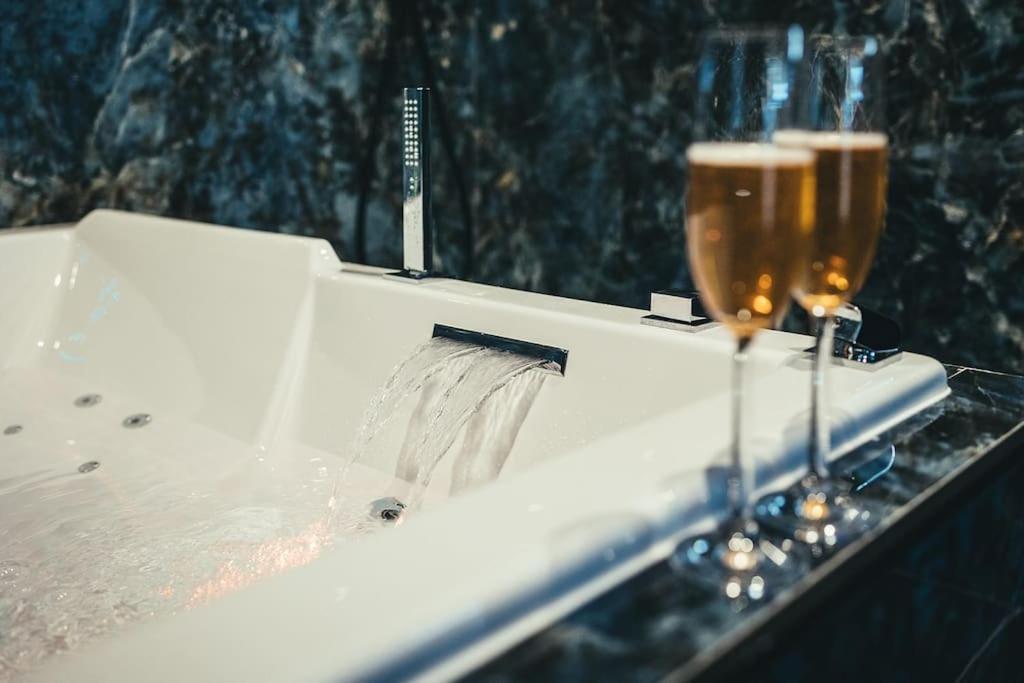 Le Duplex De L'Etoile Home Cinema Jacuzzi Et Sauna Privatif Longmesnil Luaran gambar